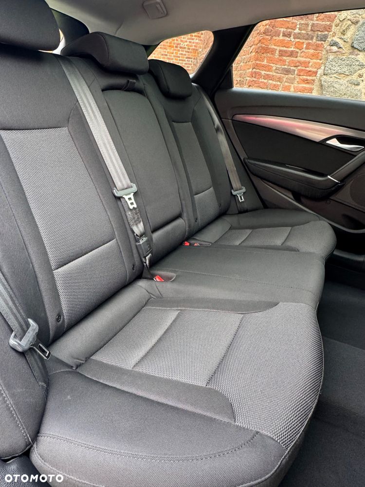 Hyundai i40 i40cw 1.7 CRDi Automatik Fifa World Cup Edition Gold - 24