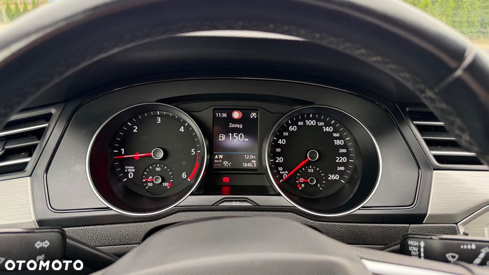 Volkswagen Passat Variant 2.0 TDI BMT Comfortline - 26
