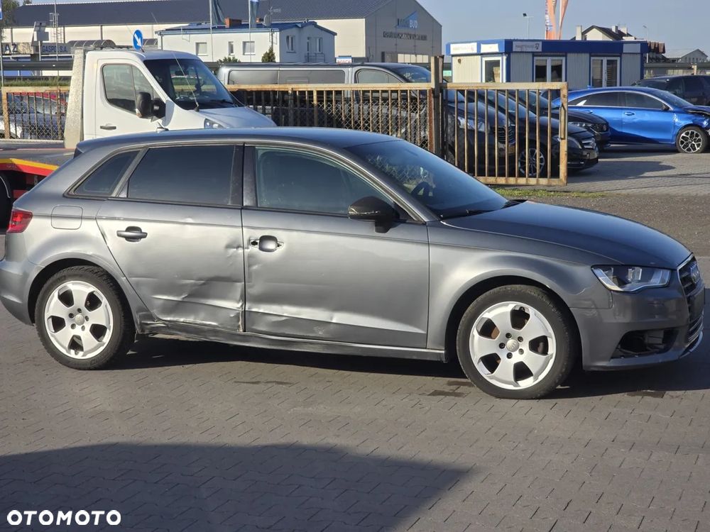 Audi A3 Sportback 1.6 TDI Attraction - 14