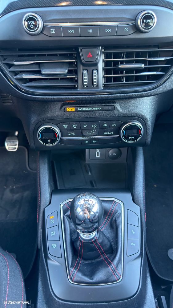 Ford Focus 1.0 EcoBoost MHEV ST-Line - 15