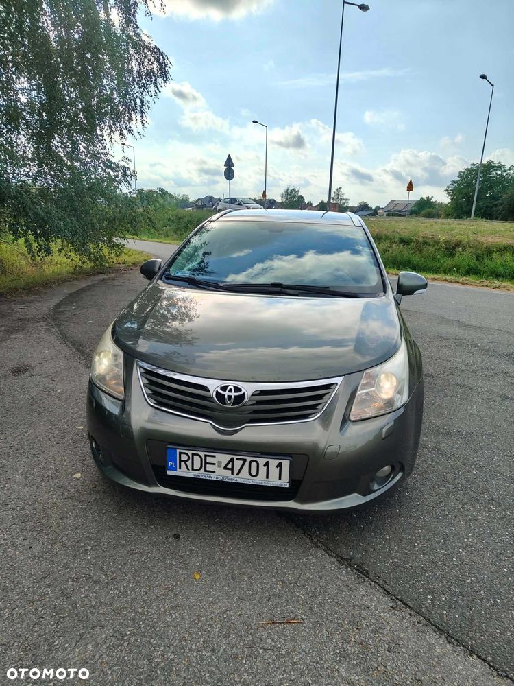 Toyota Avensis - 2