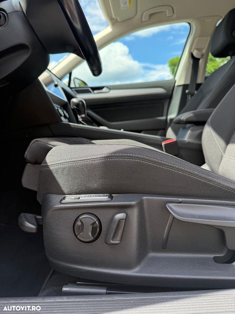 Volkswagen Passat 2.0 TDI SCR DSG Comfortline - 25