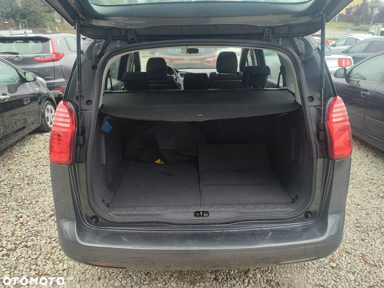 Peugeot 5008 - 12