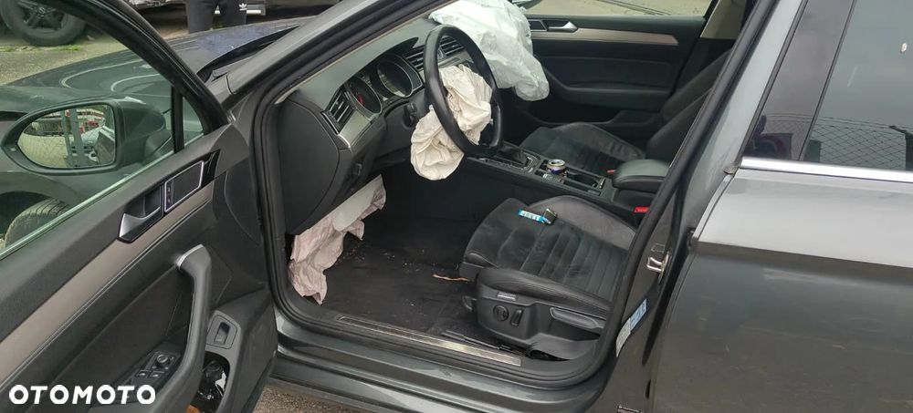 Volkswagen Passat 2.0 TDI BMT 4Mot Highline DSG - 8