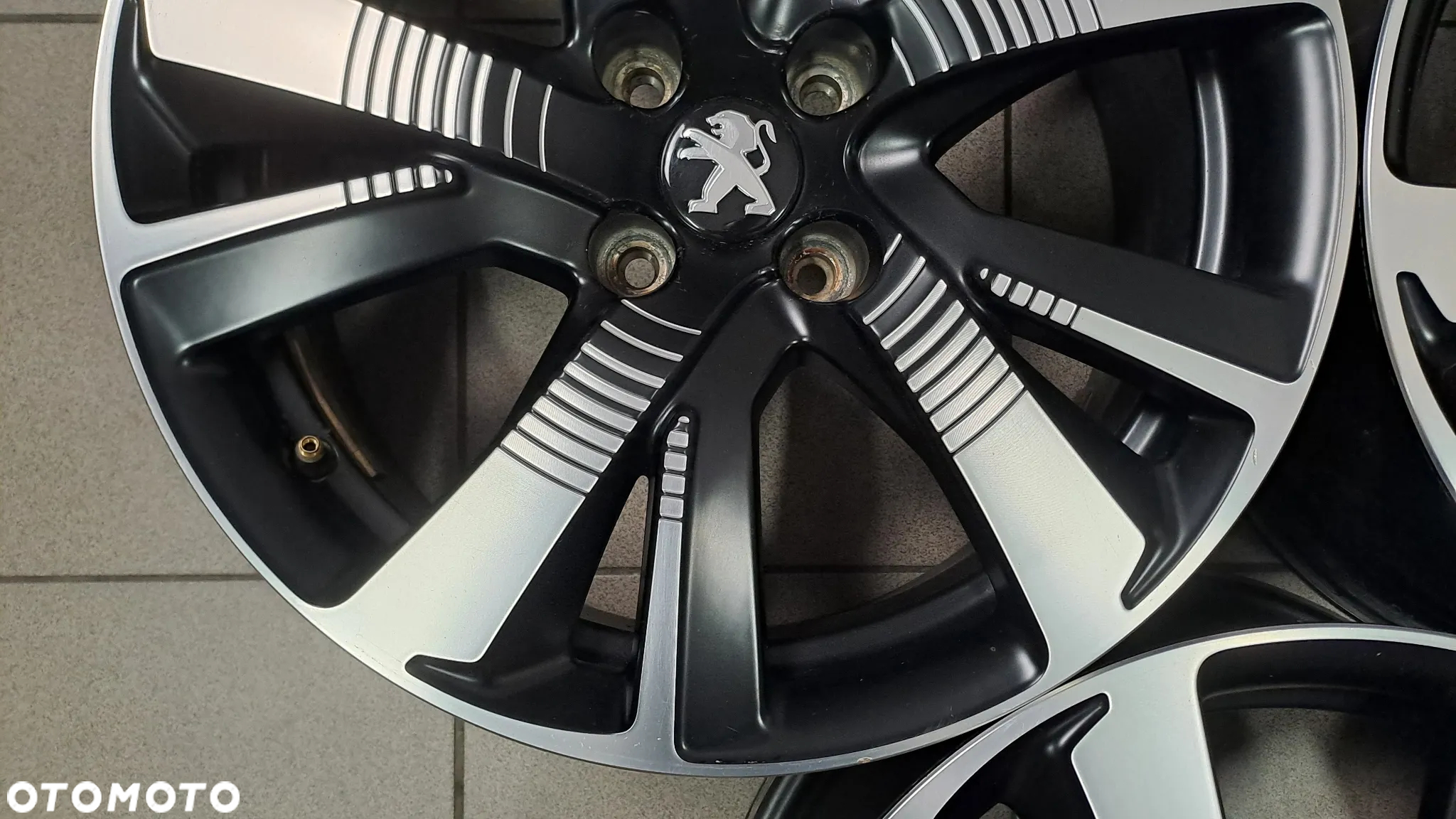 Felgi Aluminiowe 17 Peugeot 2008 I 4x108 ET 20 Pyxis - 12
