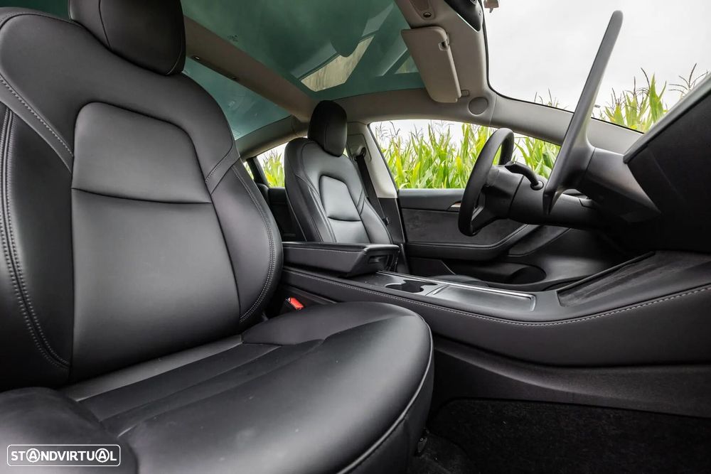 Tesla Model 3 Long-Range Dual Motor AWD - 37