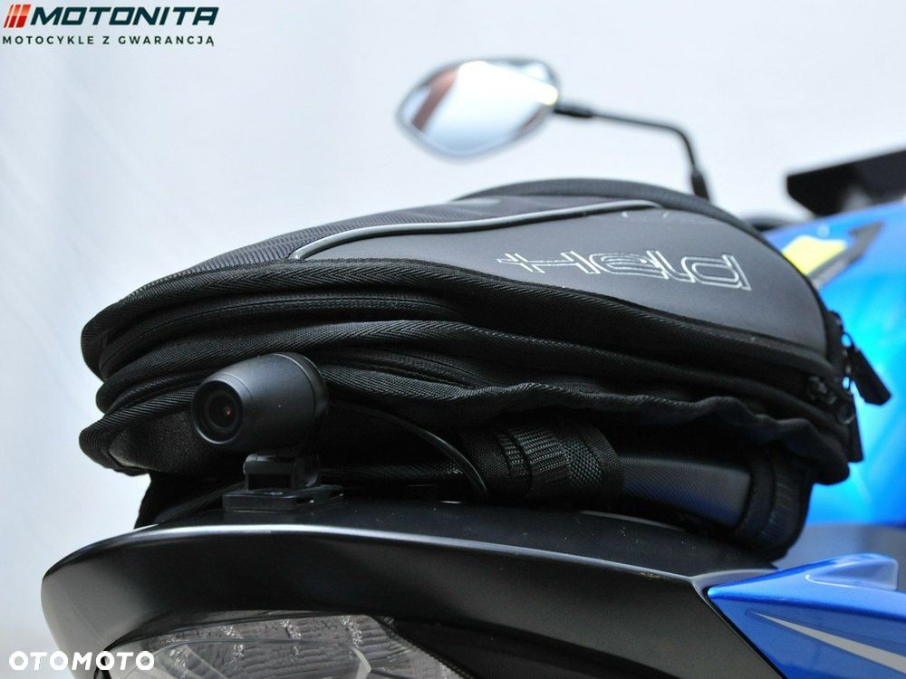 Suzuki GSX - 12