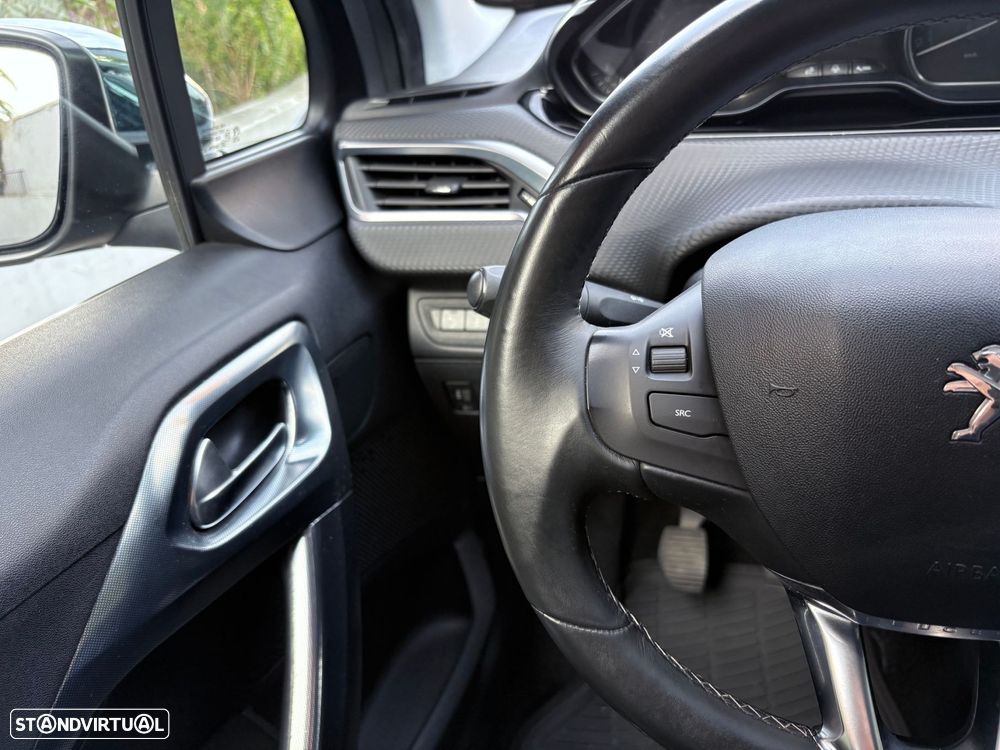 Peugeot 2008 1.2 PureTech Allure - 34