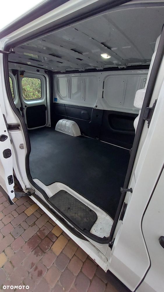 Opel Vivaro - 13