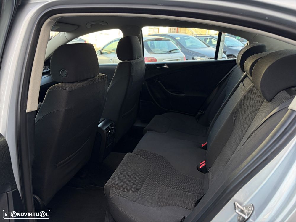 VW Passat 1.9 TDi Confortline - 6