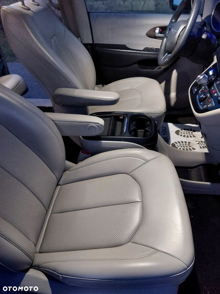 Chrysler Voyager - 16