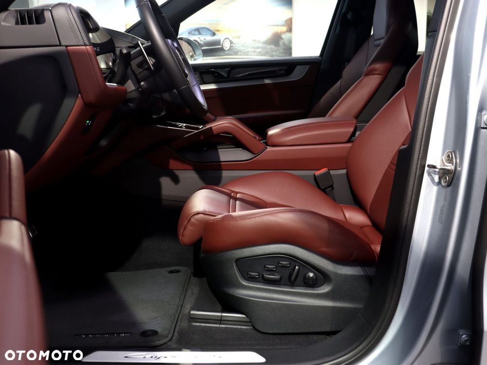 Porsche Cayenne S - 16