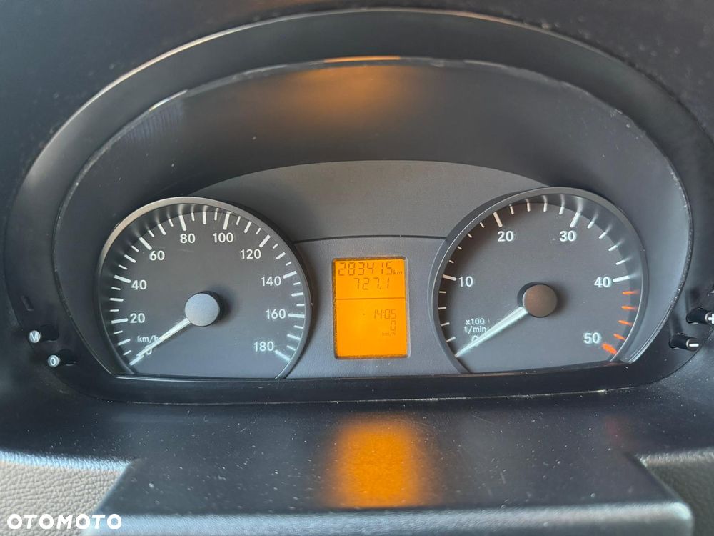 Mercedes-Benz Sprinter - 5