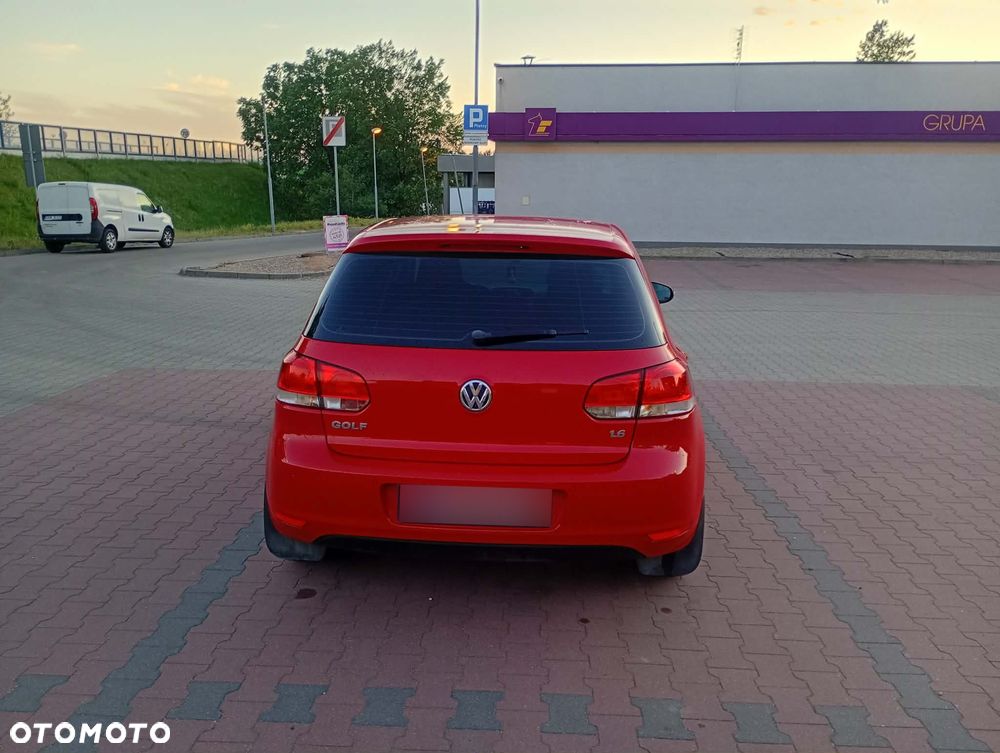 Volkswagen Golf 1.6 Comfortline - 6
