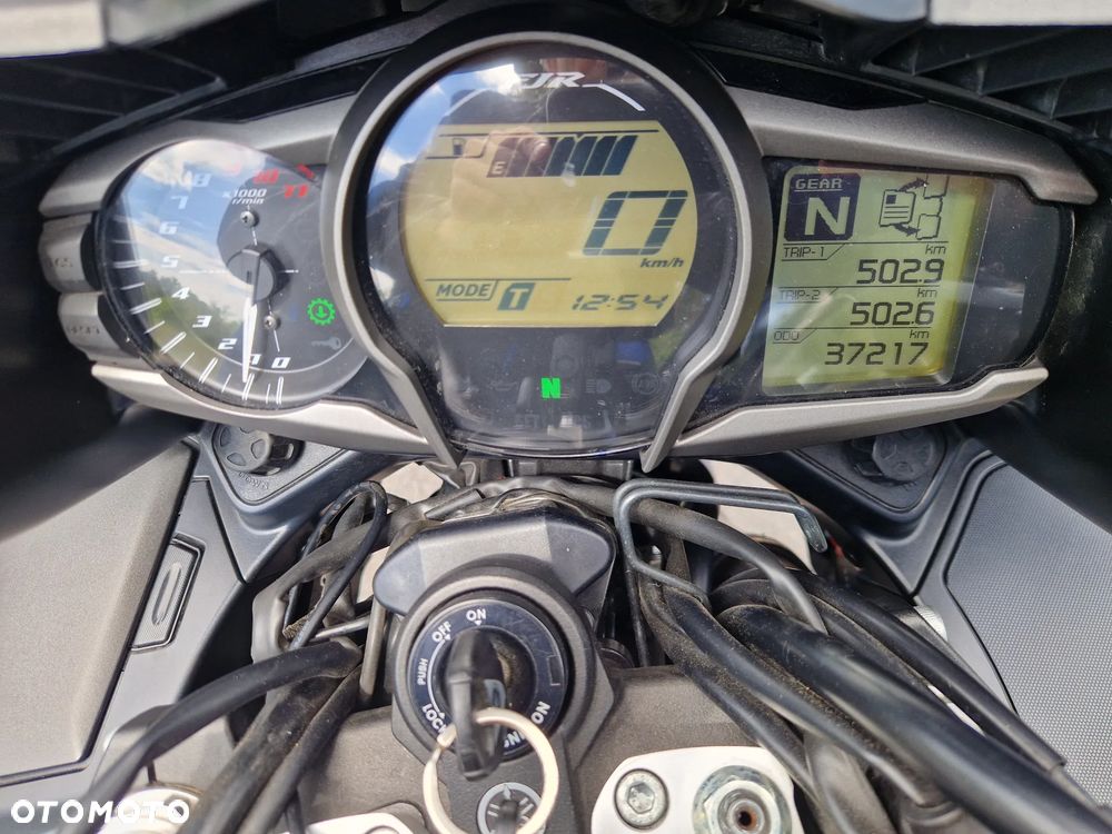 Yamaha FJR - 11