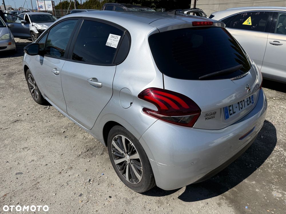 Peugeot 208 - 7