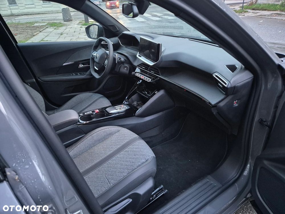 Peugeot 2008 PureTech 130 EAT8 Allure - 17