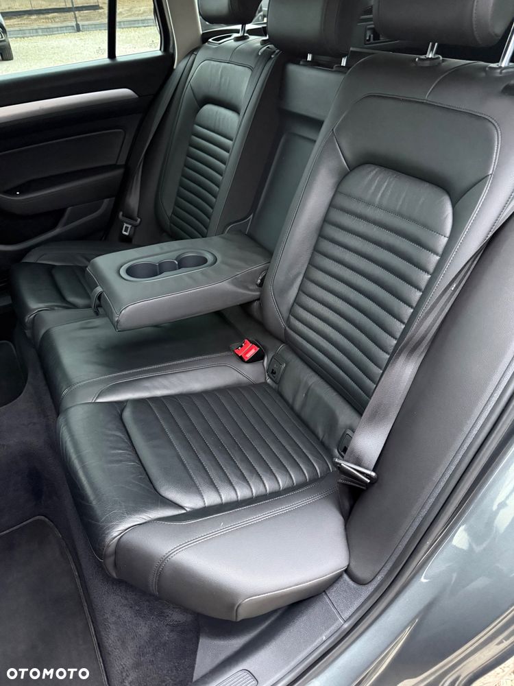 Volkswagen Passat 2.0 TDI (BlueMotion Technology) Highline - 36