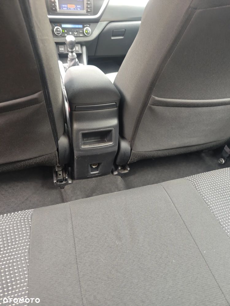 Toyota Auris 1.6 Premium - 31