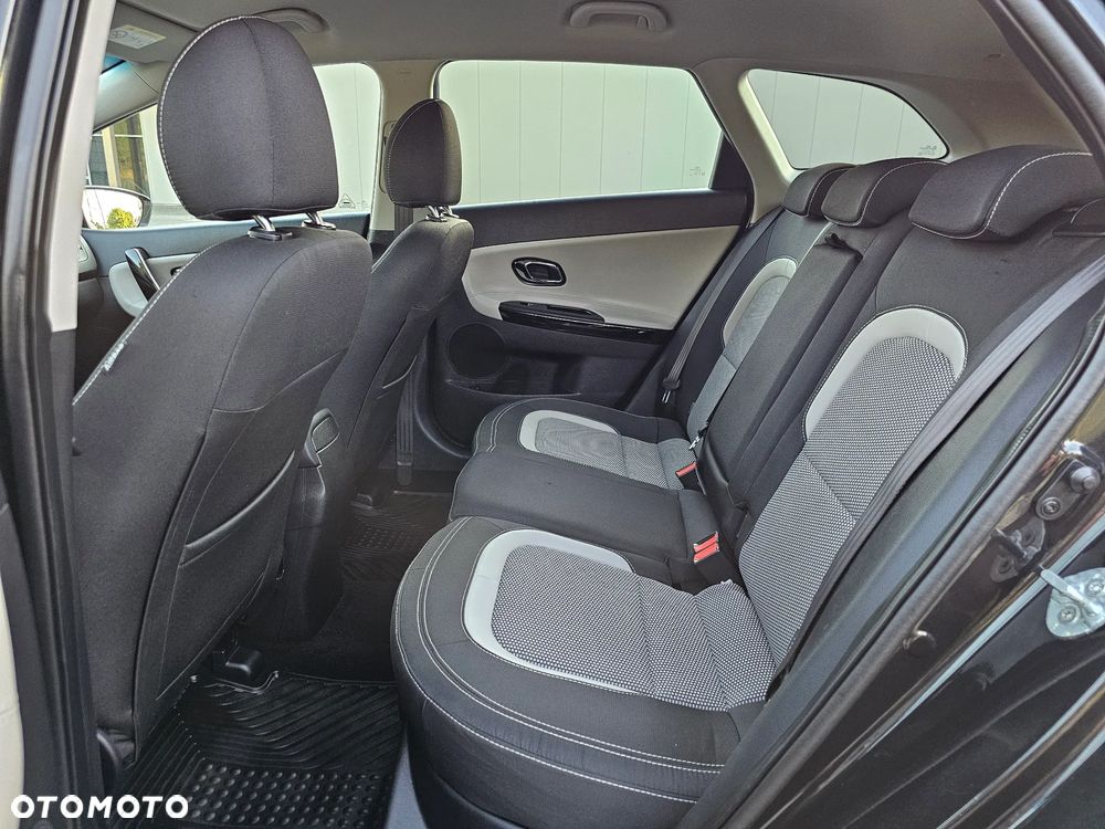 Kia Ceed 1.6 GDI XL DCT - 26