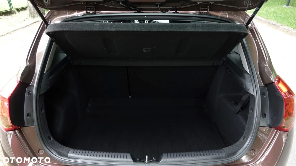 Kia Ceed - 31