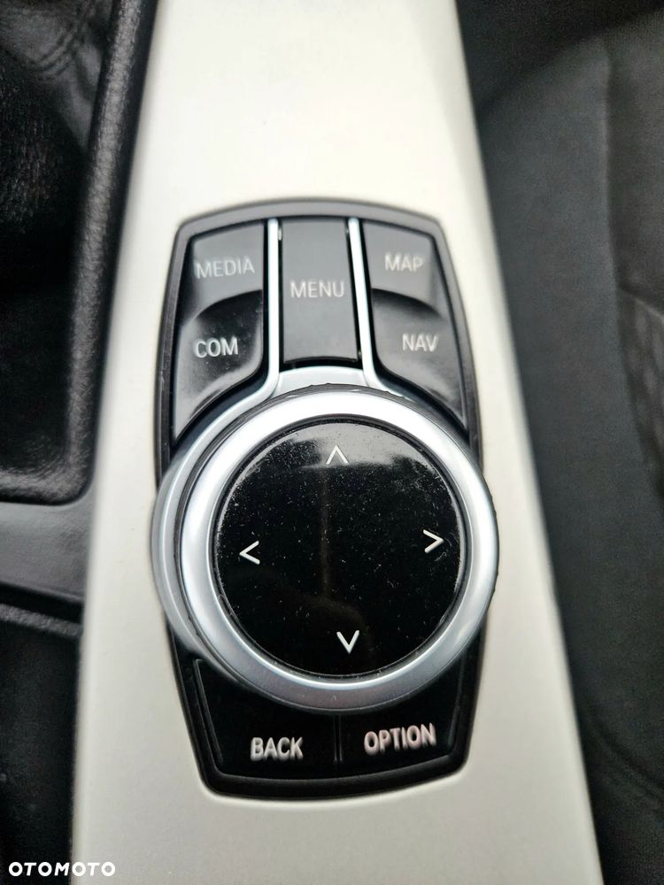 BMW Seria 3 320d Sport Line - 29