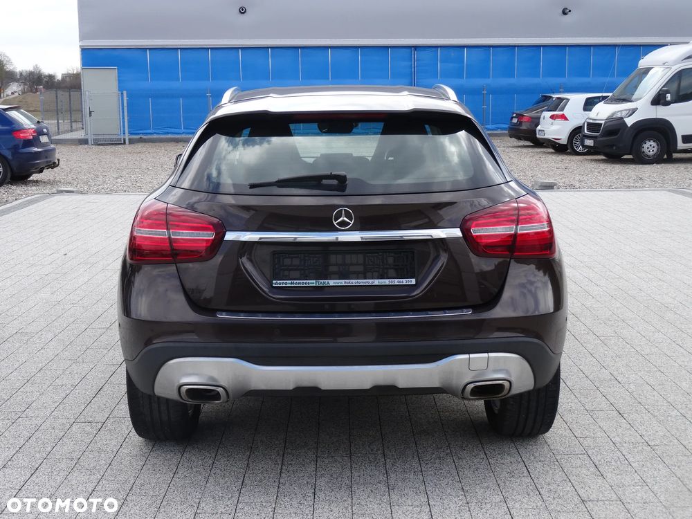 Mercedes-Benz GLA 200 d 4Matic 7G-DCT UrbanStyle Edition - 8