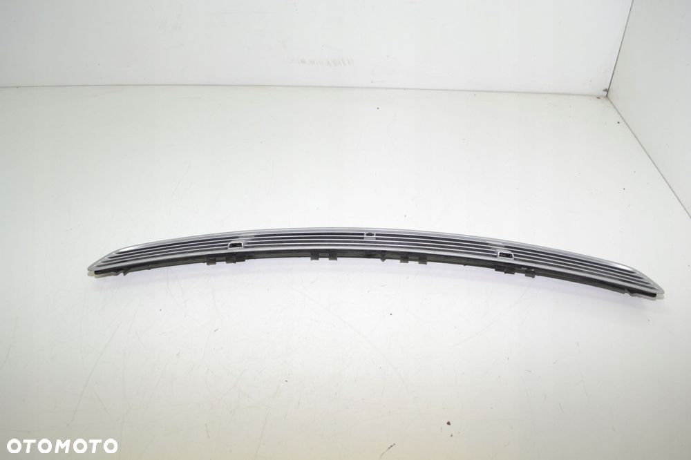 KRATKA MASKA PRZÓD MERCEDES W203 2038801905 - 2