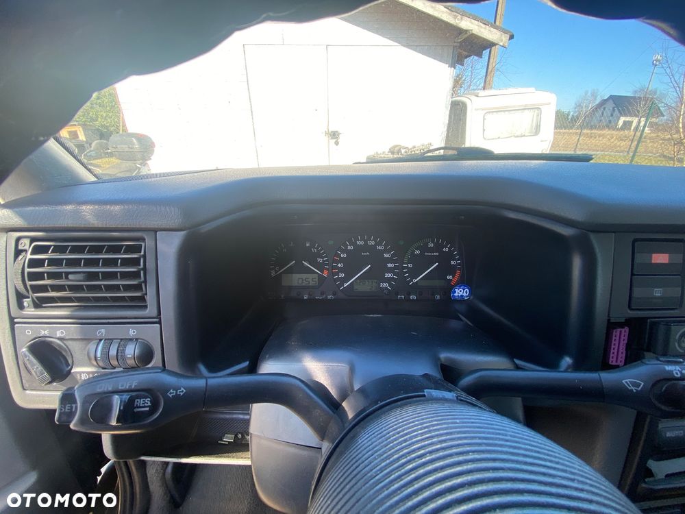 Volkswagen Caravelle - 5