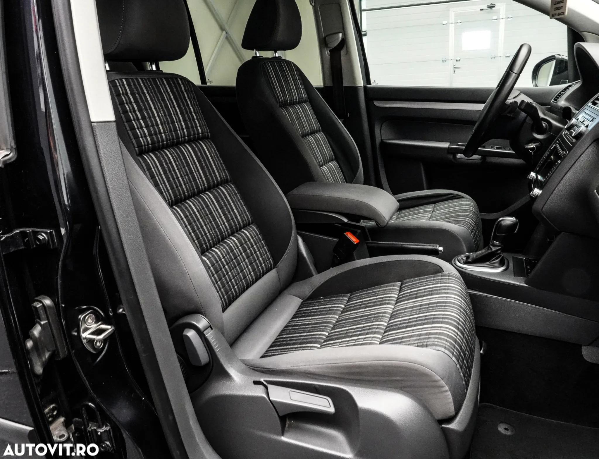Volkswagen Touran Cross 2.0 TDI DSG - 14