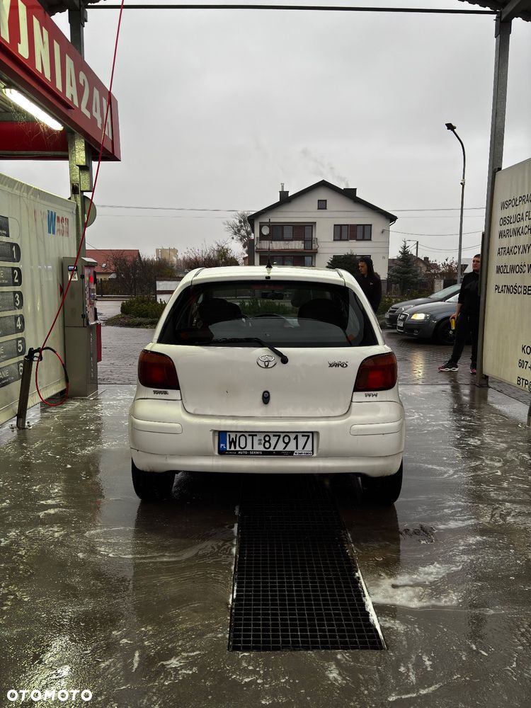 Toyota Yaris 1.3 Luna - 4