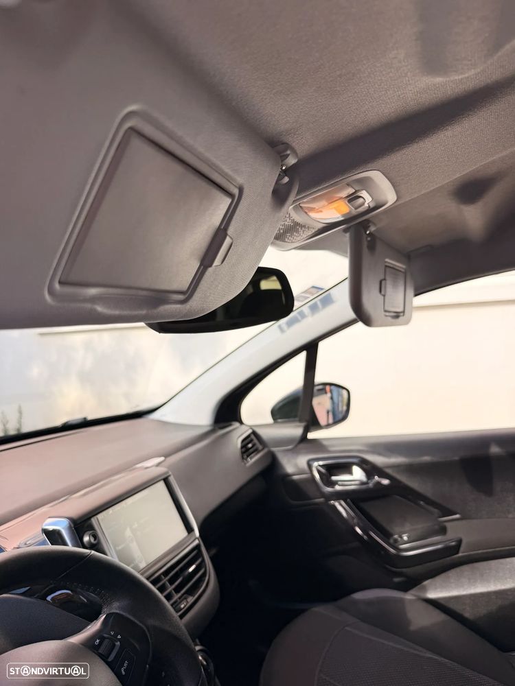 Peugeot 208 1.4 HDi - 21