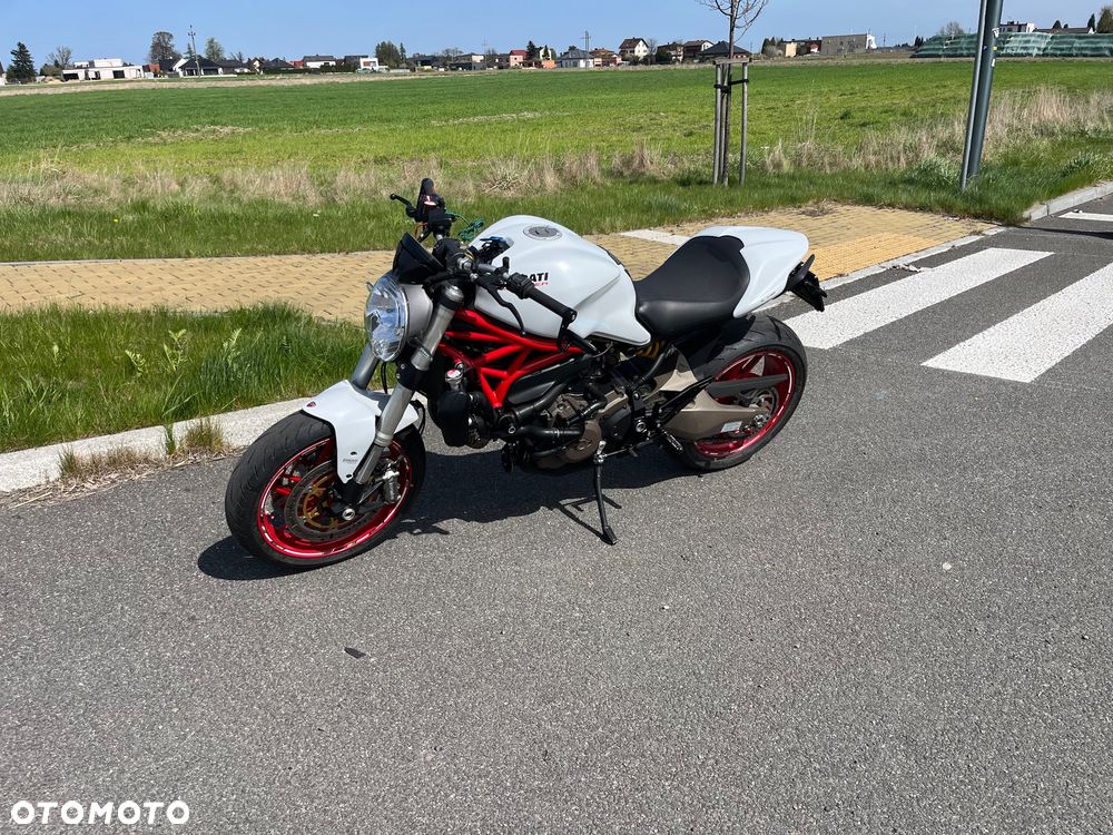 Ducati Monster - 12