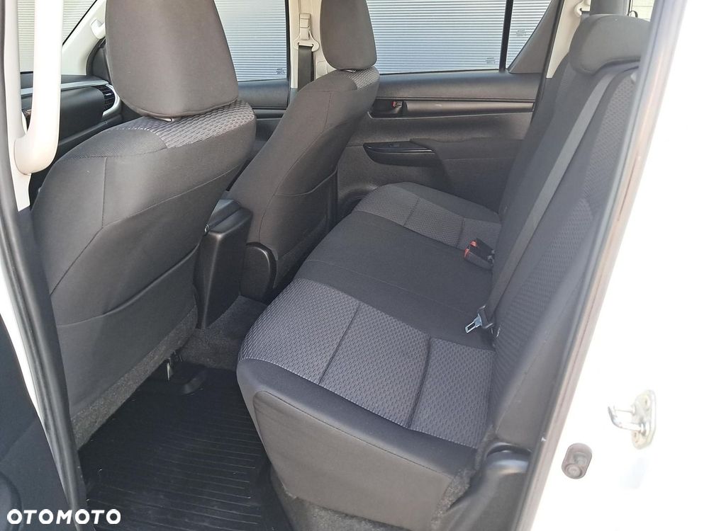Toyota Hilux 2.4 D-4D Double Cab DLX 4x4 - 11