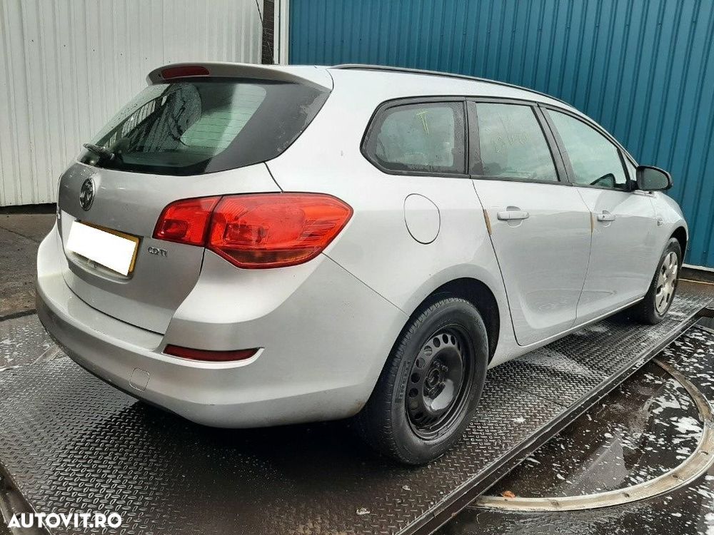 Centuri siguranta spate Opel Astra J 2012 Break 1.7 CDTI - 12
