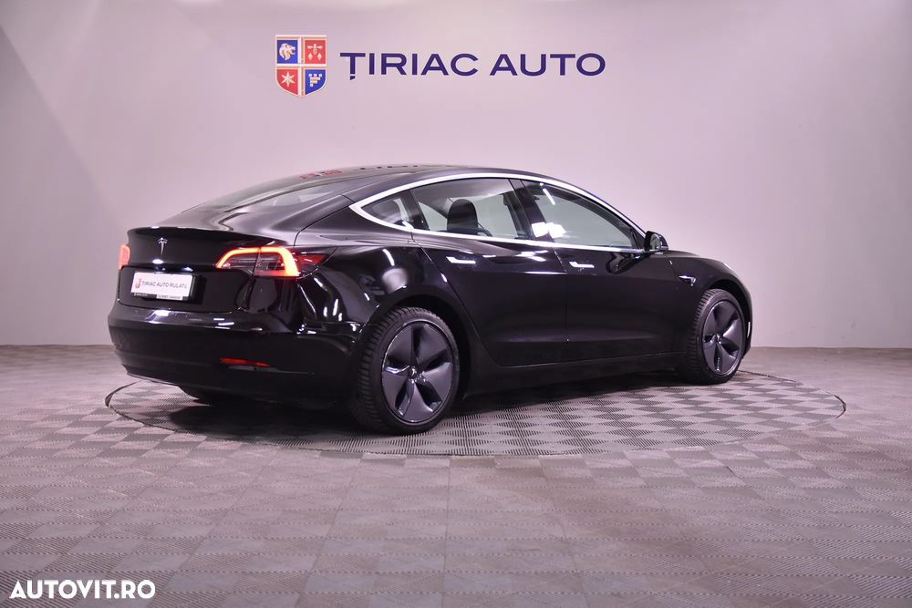 Tesla Model 3 Long Range - 5