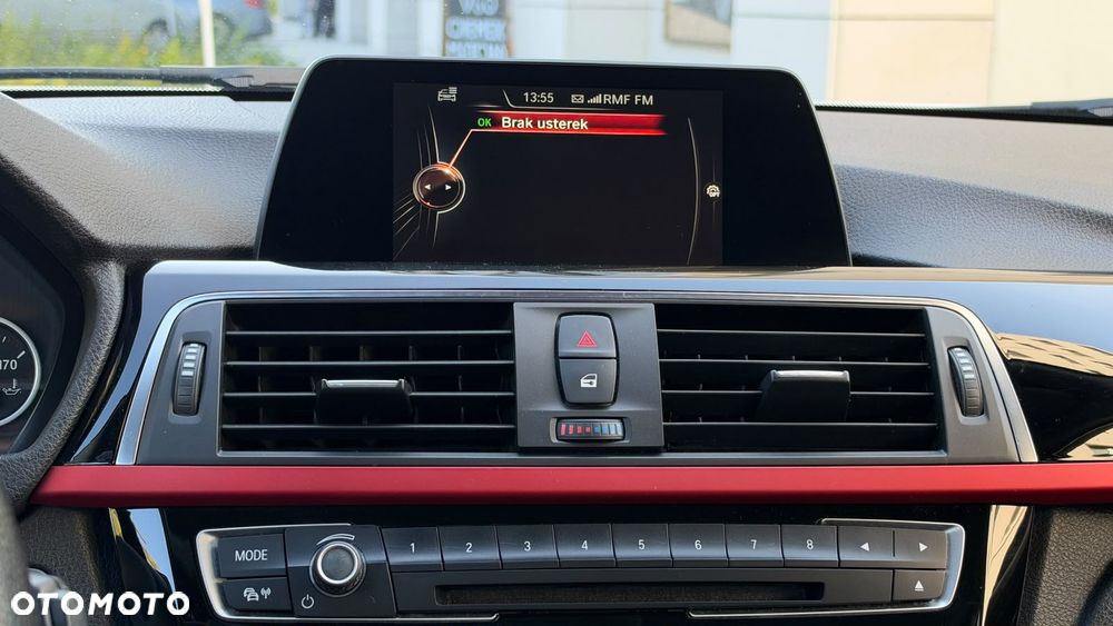 BMW Seria 3 318i Sport Line - 24