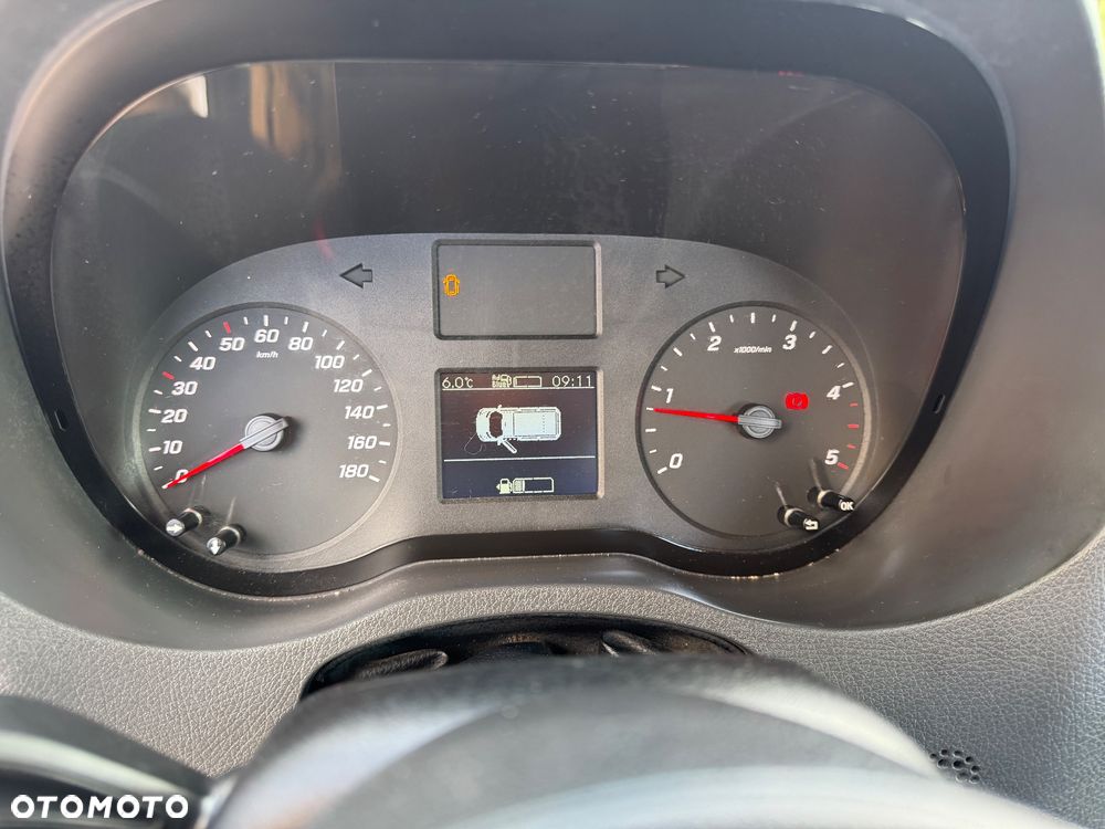Mercedes-Benz Sprinter - 33