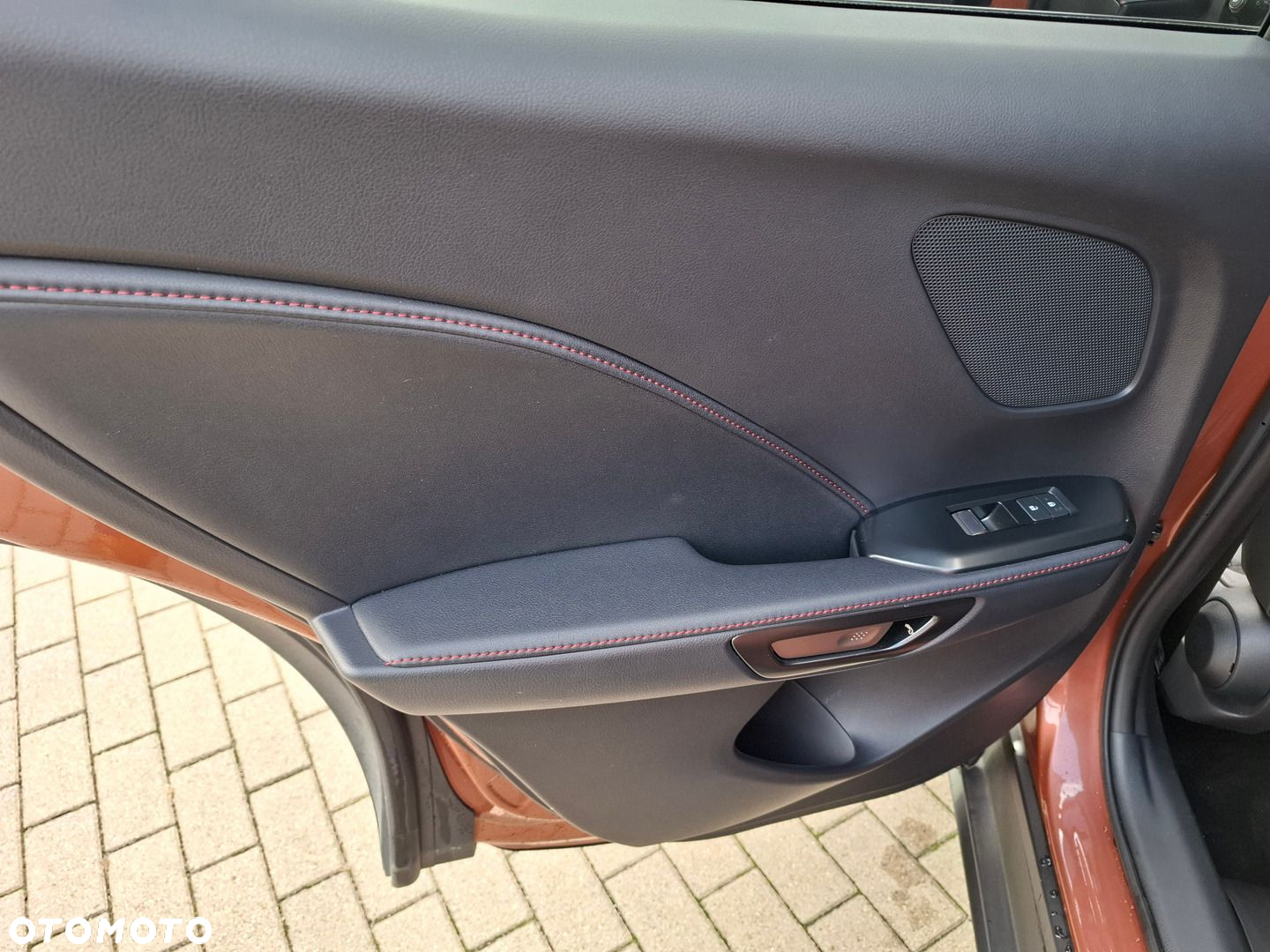 Lexus LBX 1.5 Hybrid Emotion - 17