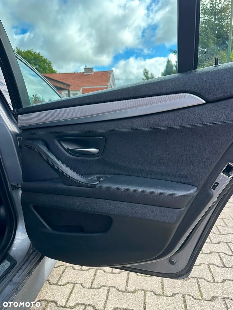 BMW Seria 5 520d - 27