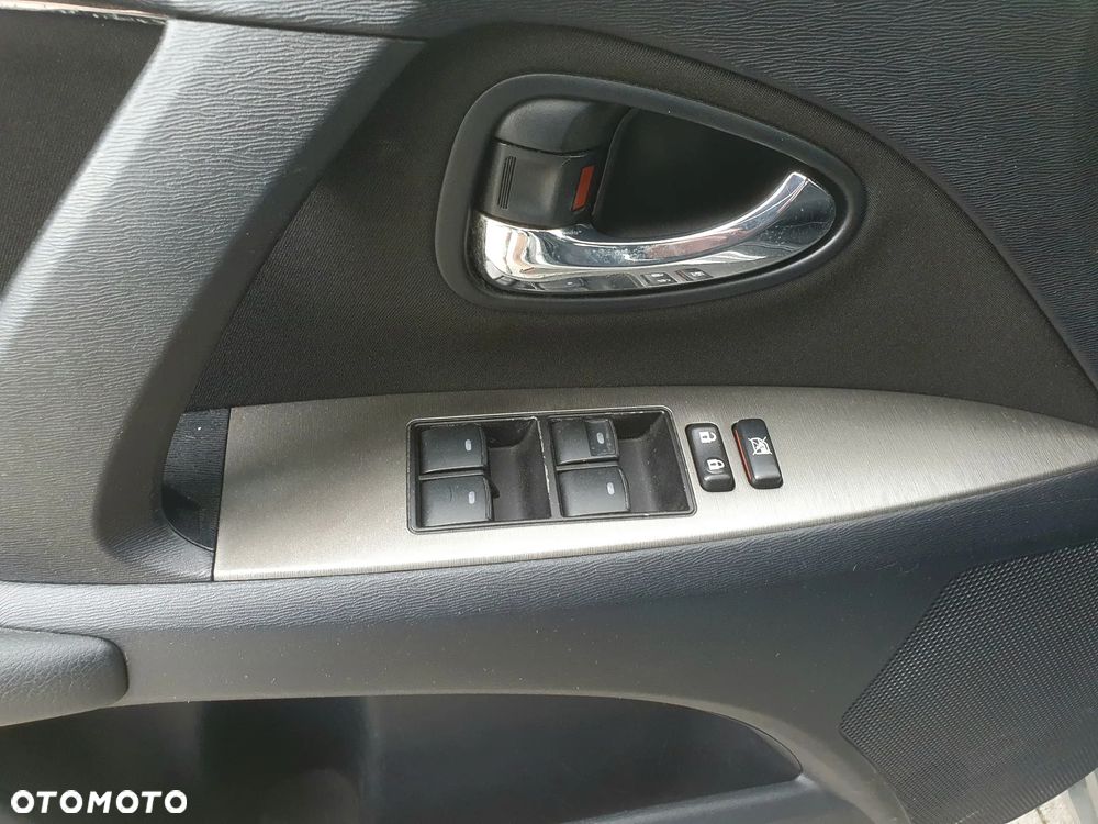 Toyota Avensis 1.8 Sol - 8