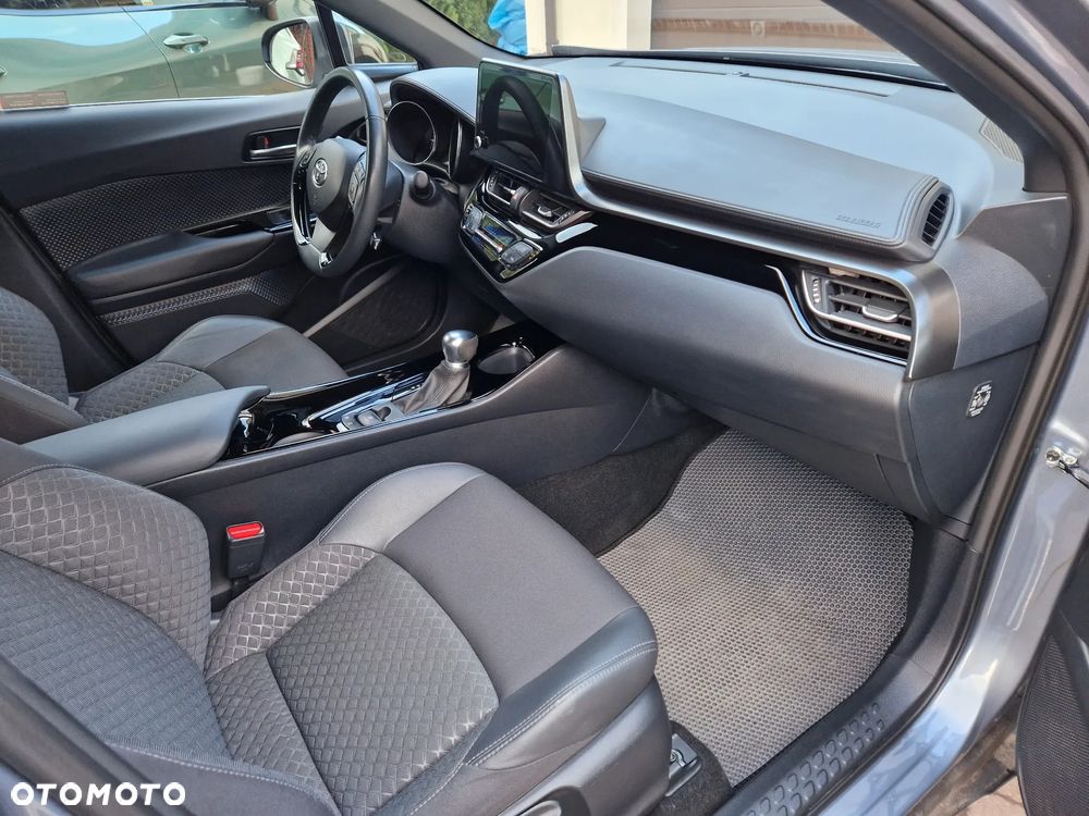 Toyota C-HR 1.8 Hybrid GPF Style - 24