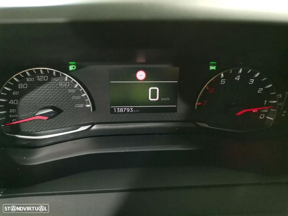 Peugeot 2008 1.5 BlueHDi Active Pack - 4