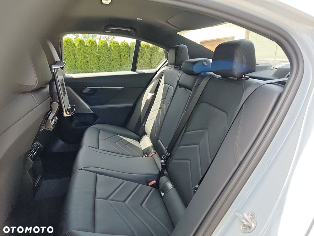 BMW Seria 5 520d xDrive mHEV M Sport - 18