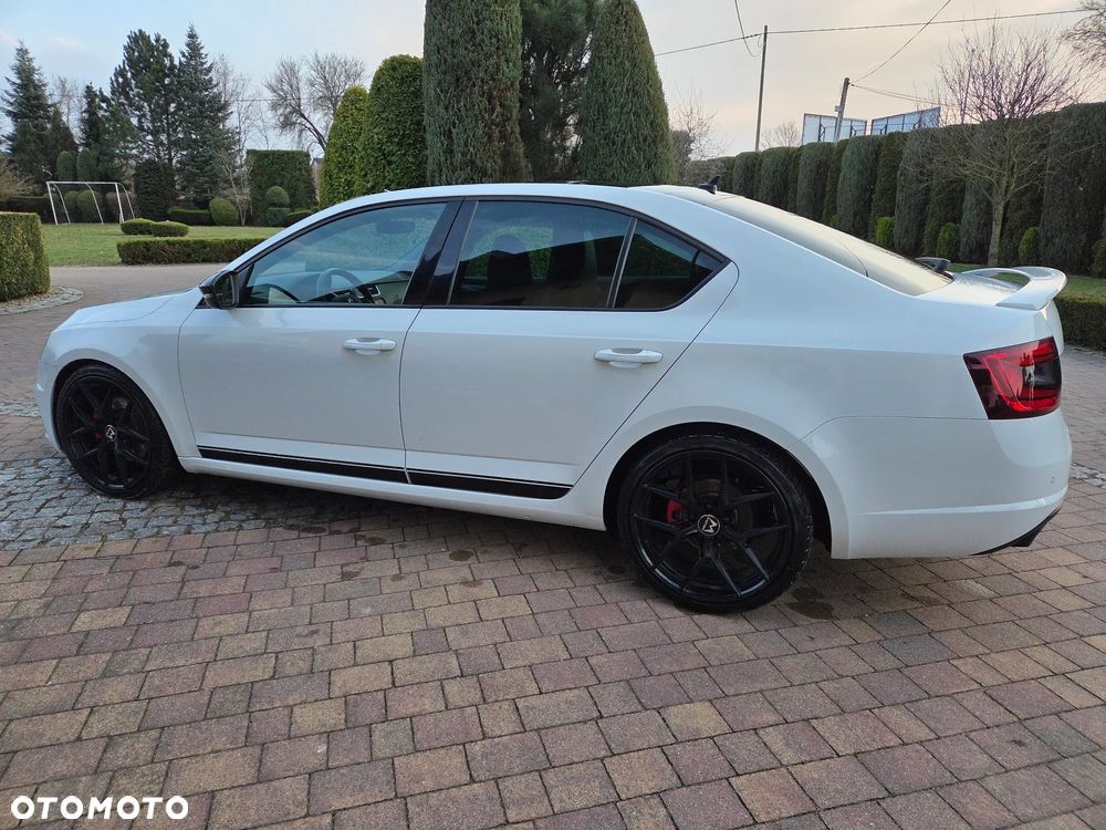 Skoda Octavia 2.0 TDI RS Challenge DSG - 12