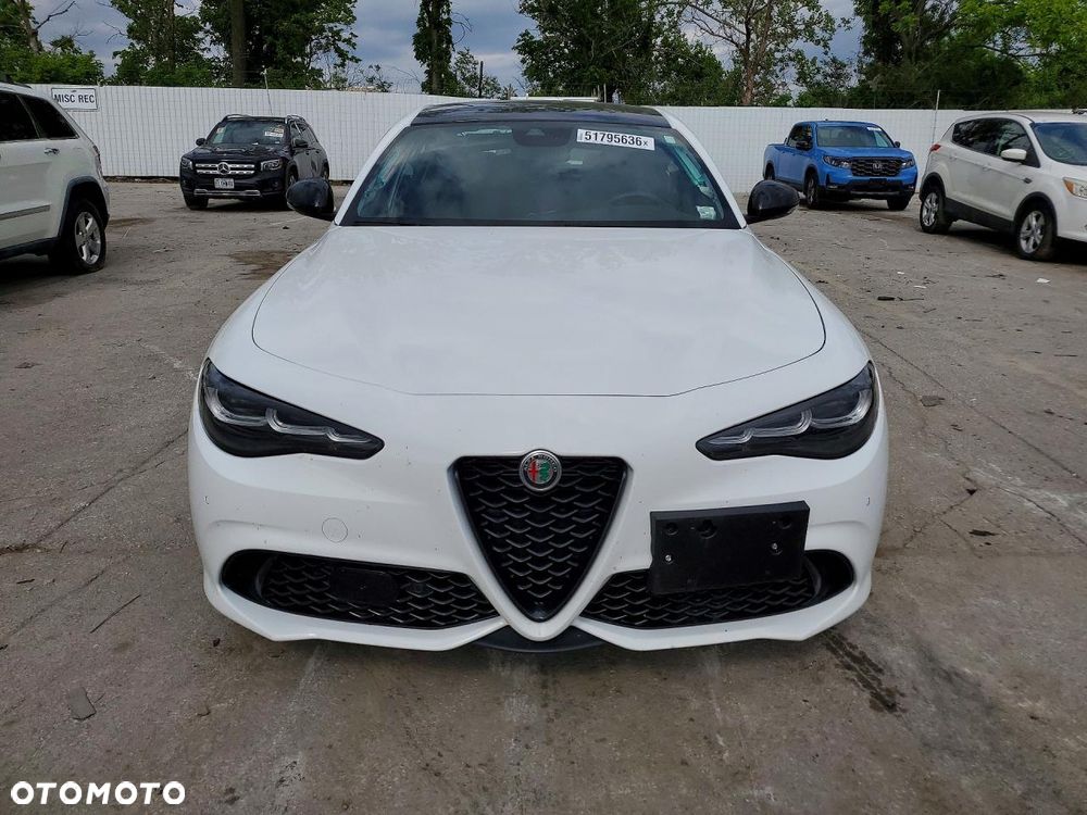 Alfa Romeo Giulia - 6