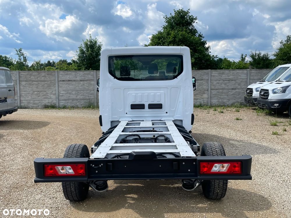 Ford E-Transit Podwozie 184km RWD - 11