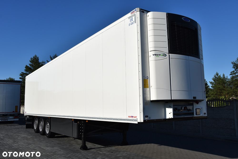 Schmitz Cargobull CHŁODNIA CARRIER VECTOR 1550 ELEKTRYKA / 4 RYGLE / OŚ PODNOSZONA / PALECIARA / DRUKARKA / STAN IDELNY JAK NOWY ! - 3