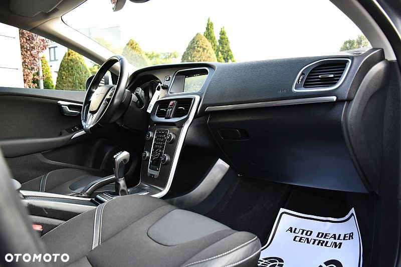 Volvo V40 T3 Momentum - 6