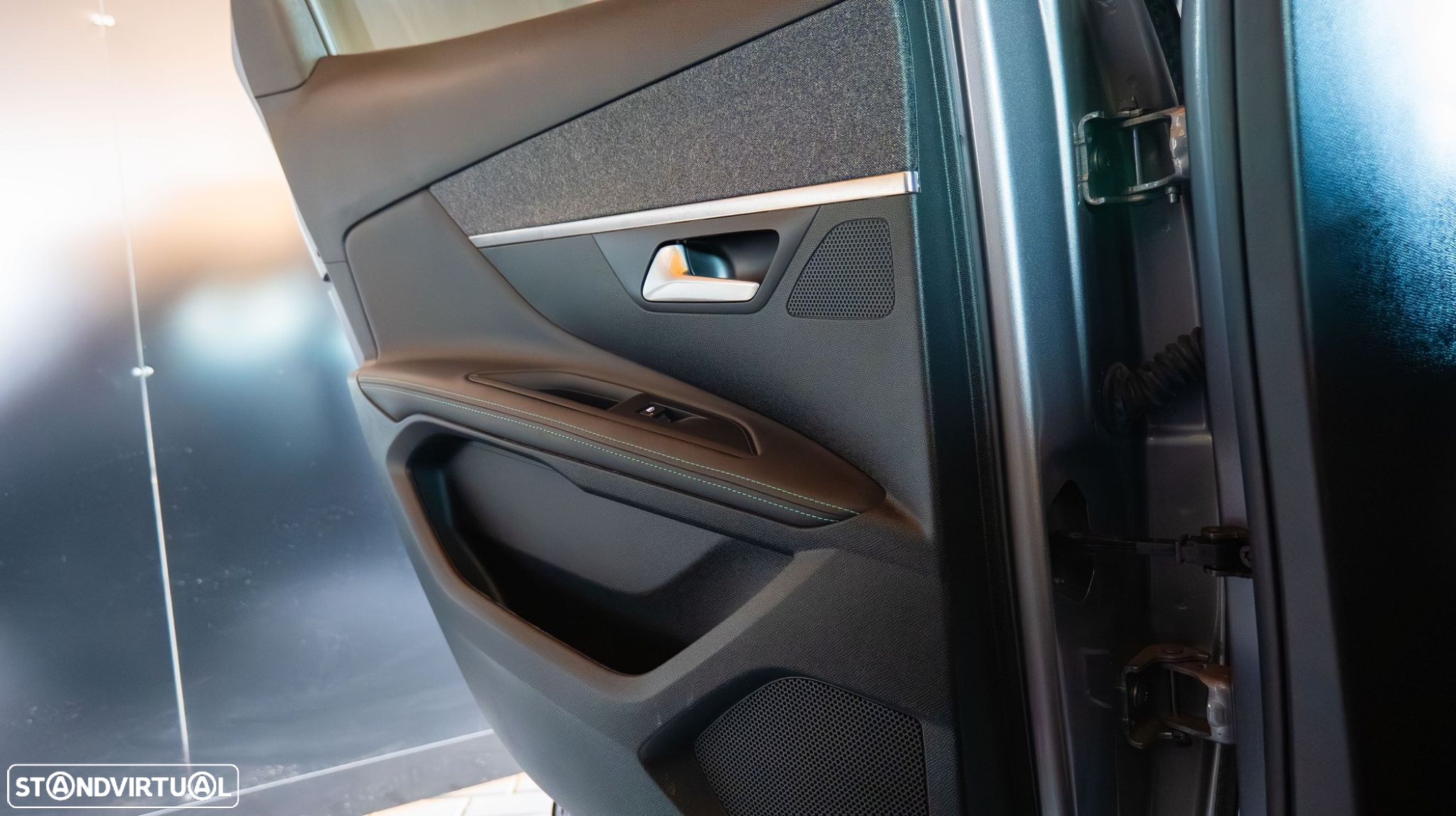 Peugeot 3008 1.2 PureTech Allure Pack EAT8 - 24